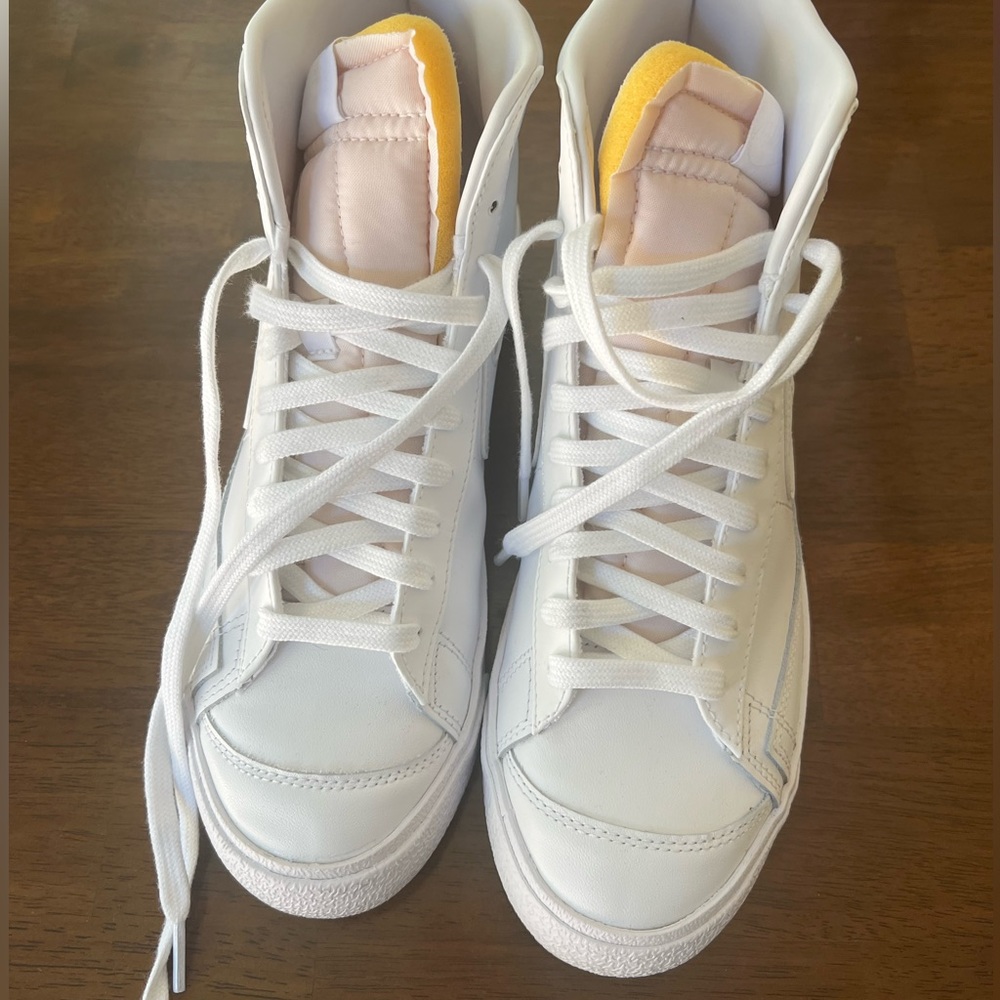 Nike blazer mid ‘77 all white leather